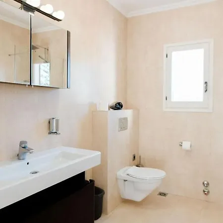 Villa Luxurious Retreat In *